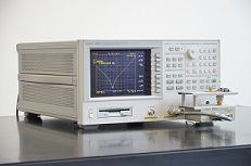 P015.jpgインピーダンスアナライザ
