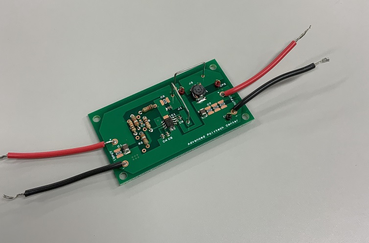 P028.jpg設計製作した電源基板