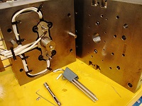 ホットランナ金型の分解の様子