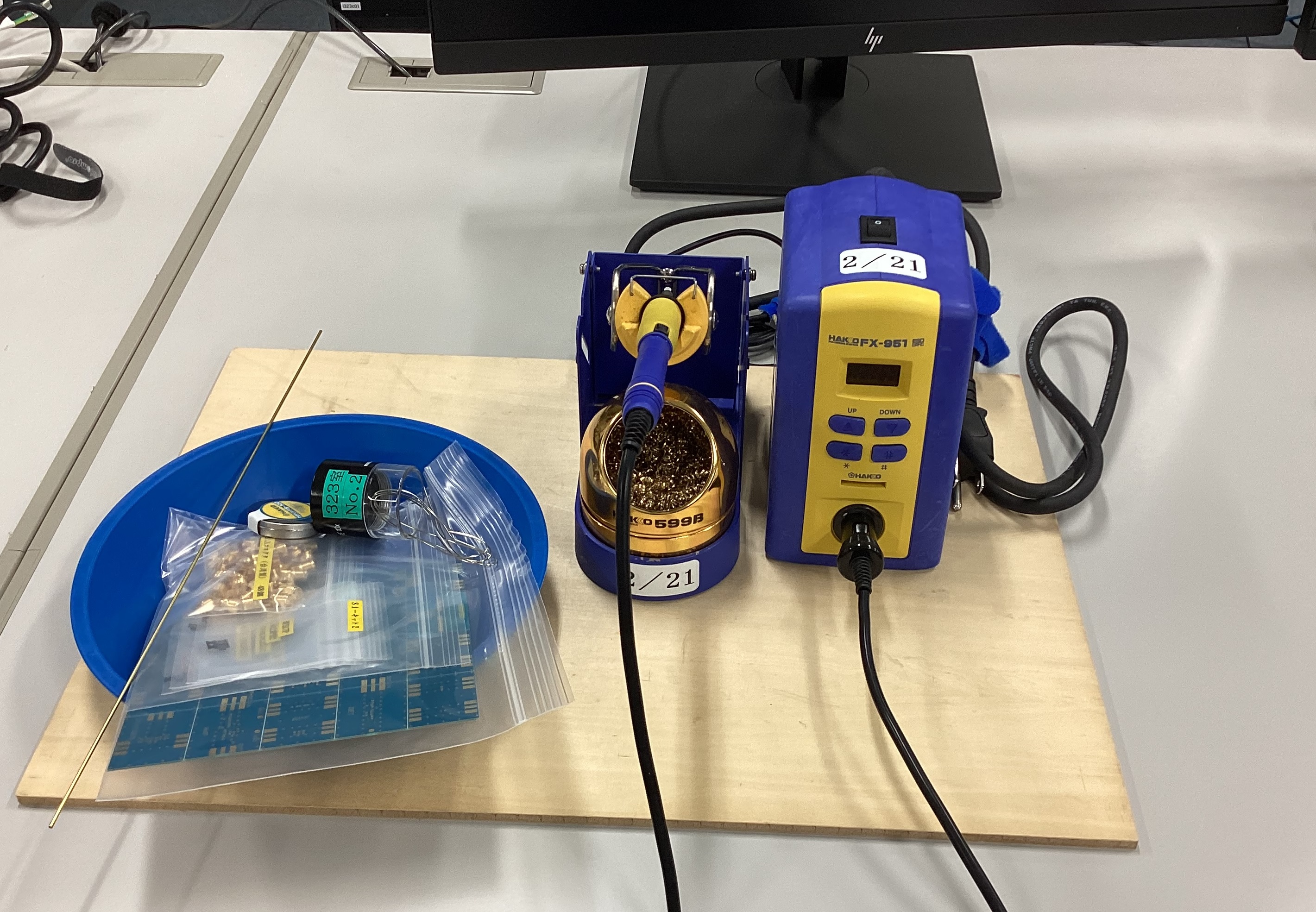 画像T043.jpgはんだ付けで製作する実習基板